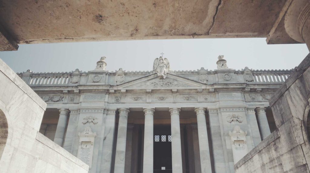 UNA-PORTA-SULL'INFINITO-3